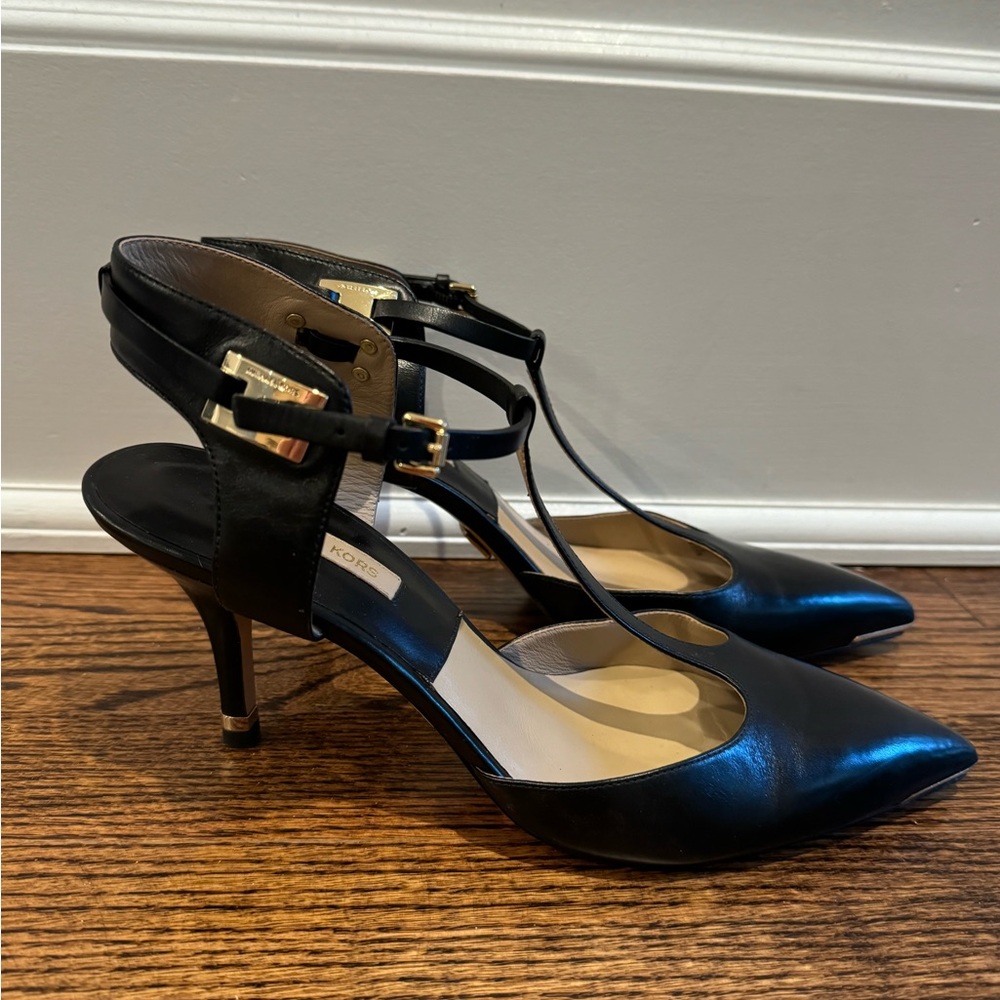 Women’s Michael Kors black leather pumps size 40